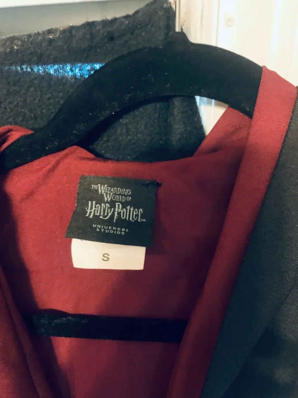 Gryffindor Black Wizard Robe with Hood - Men's Costume - Picture 4 of 6